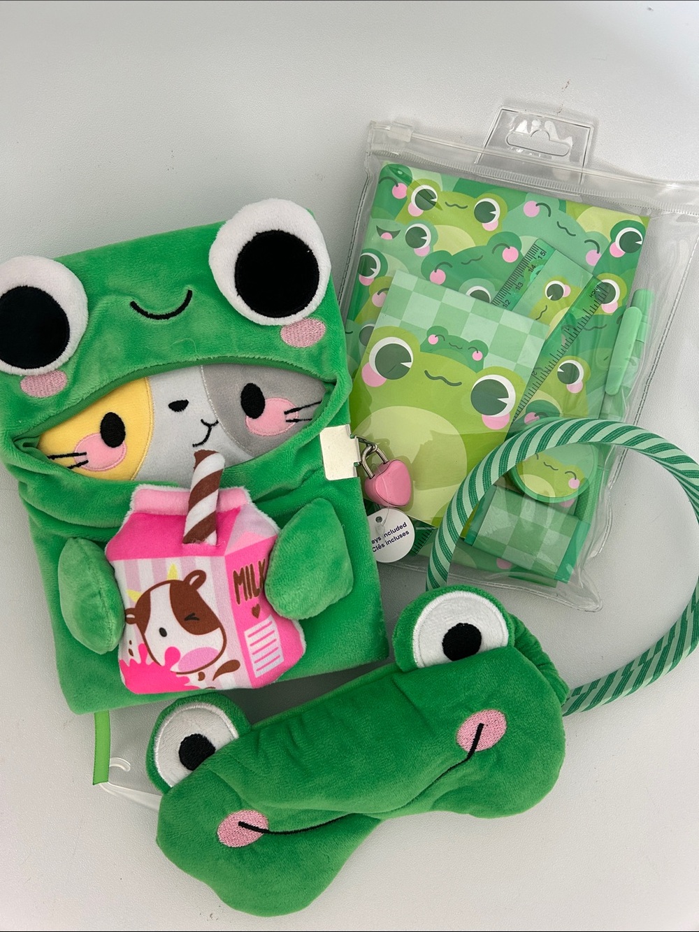 Green Frog Plush Set 🐸💚 Cozy Frog Hood, Eye Mask & Accessories